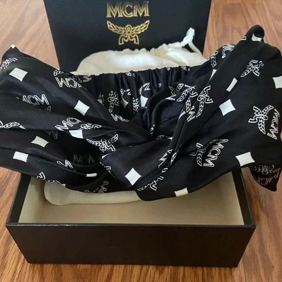 SOLD⛔️Authentic MCM SILK VISETOS diamonds Monogram print headband - Picture 6 of 12